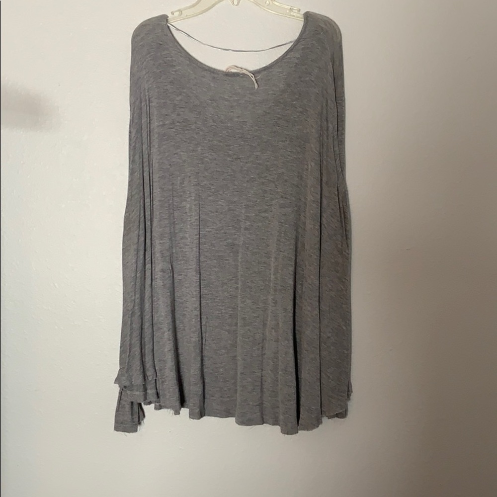 Long sleev gray tee